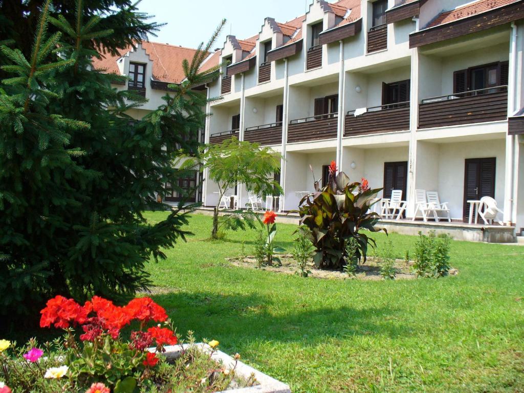 Siesta Club Apartman Harkány Exteriér fotografie