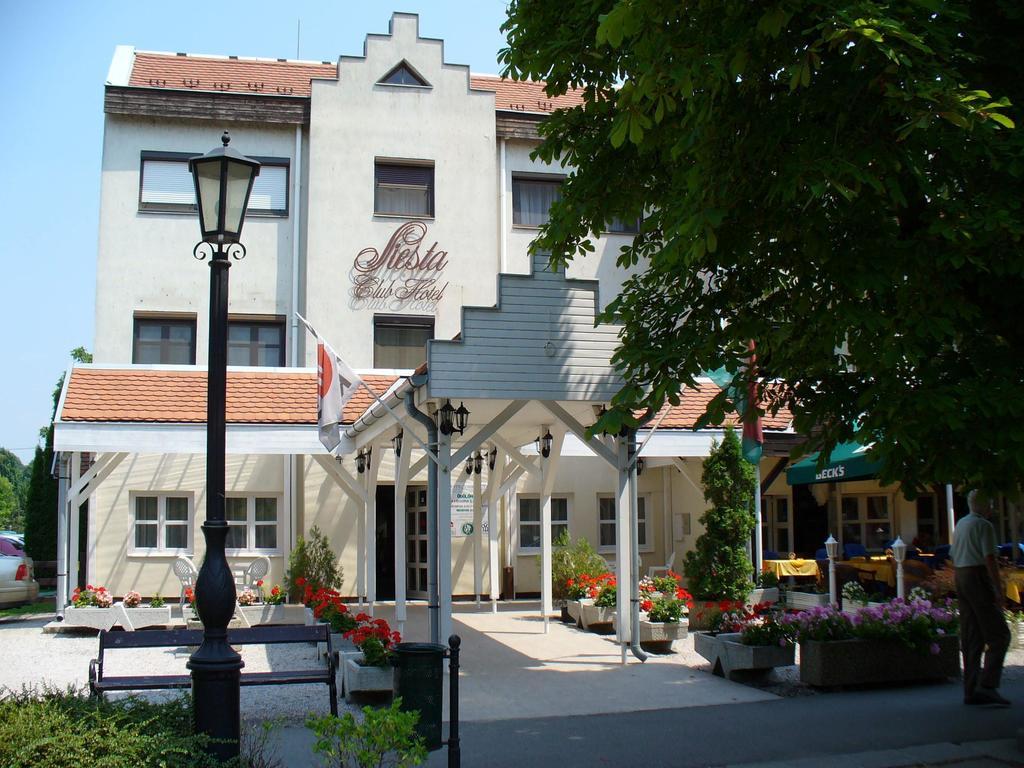 Siesta Club Apartman Harkány Exteriér fotografie