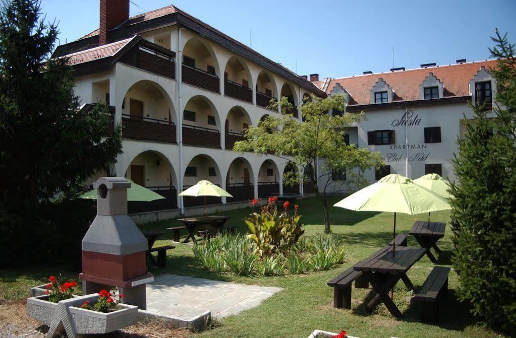 Siesta Club Apartman Harkány Exteriér fotografie